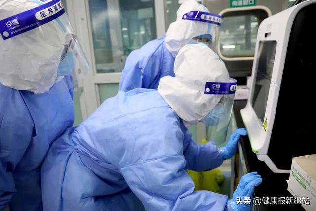 4小时完成实验室改造 华西助力新疆人民医院日核酸检测量可破万