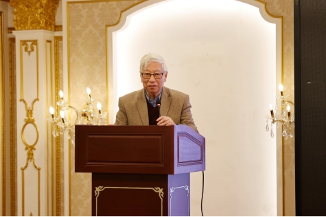 赵毅衡教授作主旨报告 赵毅衡教授作主旨报告