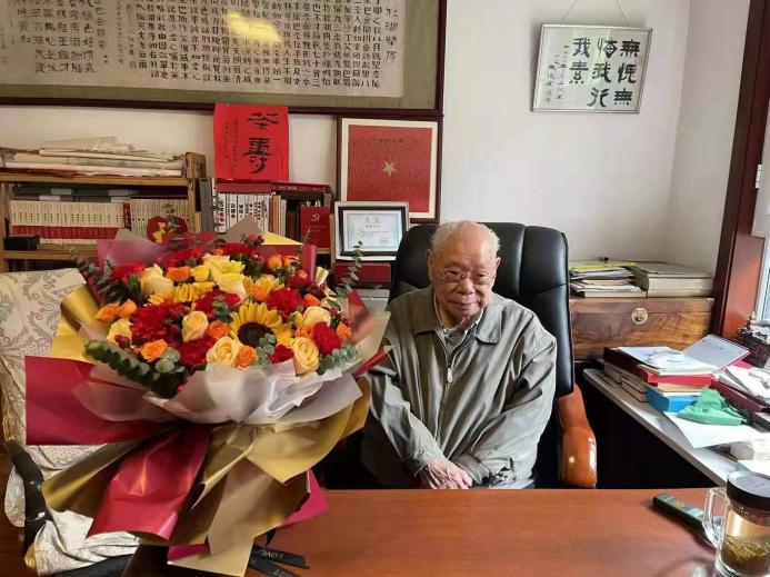 马识途先生108岁之际再次向“马识途文学奖”捐赠50万元