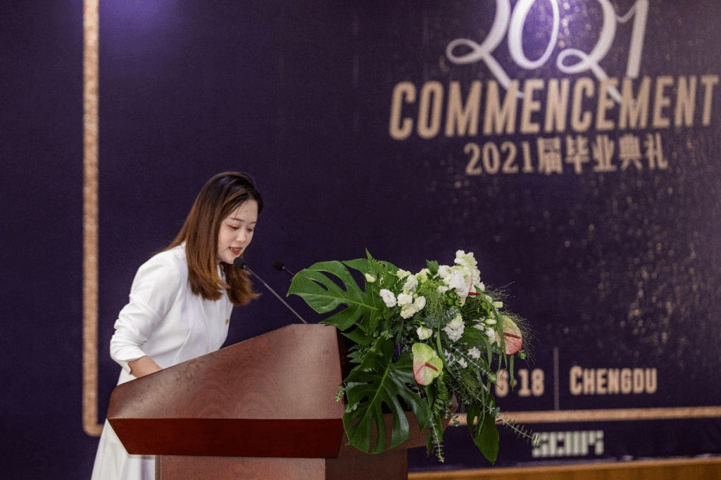 匹兹堡学院举行2021届毕业典礼深造率近90%