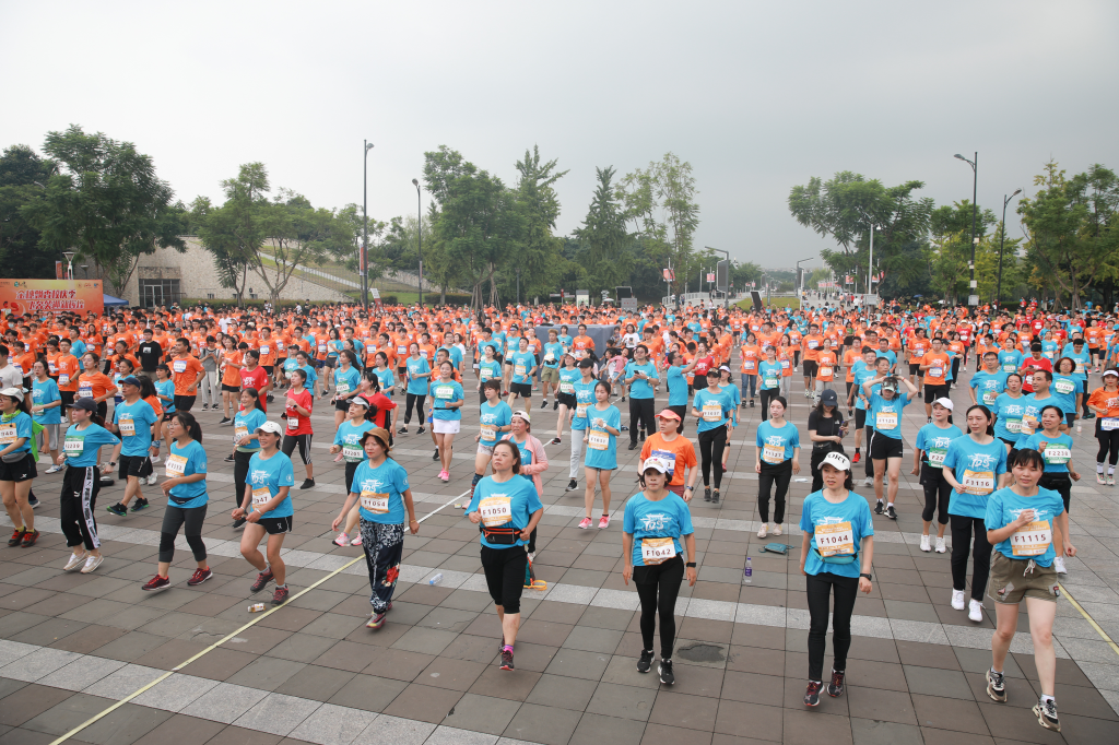 健康乐跑幸福回家！学校举办第四届“乐跑回家”校园健身跑活动