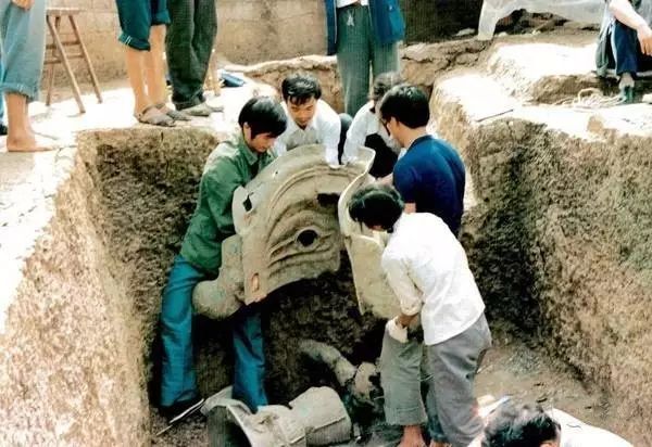 F4FB
