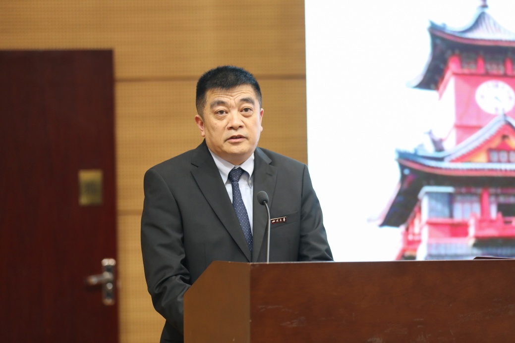 侯太平,曹萍,褚良银为荣获2018-2019年度四川大学十佳师德奖,十佳教师