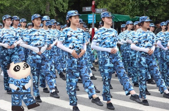 烈日磨练意志，热血铸就青春！2022年学生军训进行时