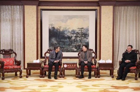 西藏大学校长金永兵一行到校访问