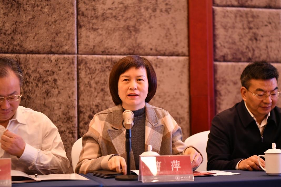 深入推进十九届六中全会精神全面融入思政课研讨会在我校召开