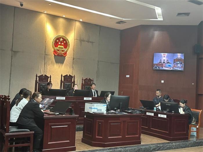 【中国网】“庭审现场”变“学法课堂” 川大法学院学子“零距离”感受公正司法-四川大学 Sichuan University