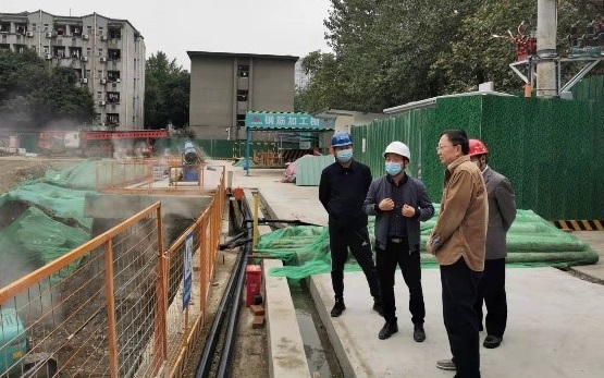 校领导带队检查校园安全工作